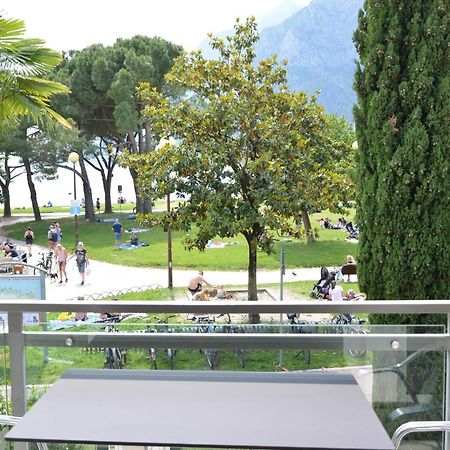 ריבה דל גארדה Terrazza Sul Lago מראה חיצוני תמונה