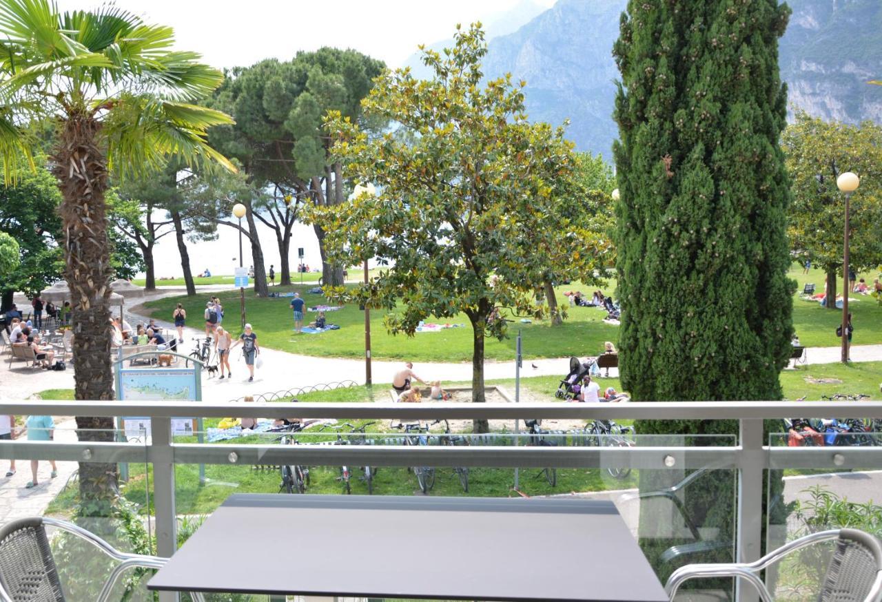 ריבה דל גארדה Terrazza Sul Lago מראה חיצוני תמונה
