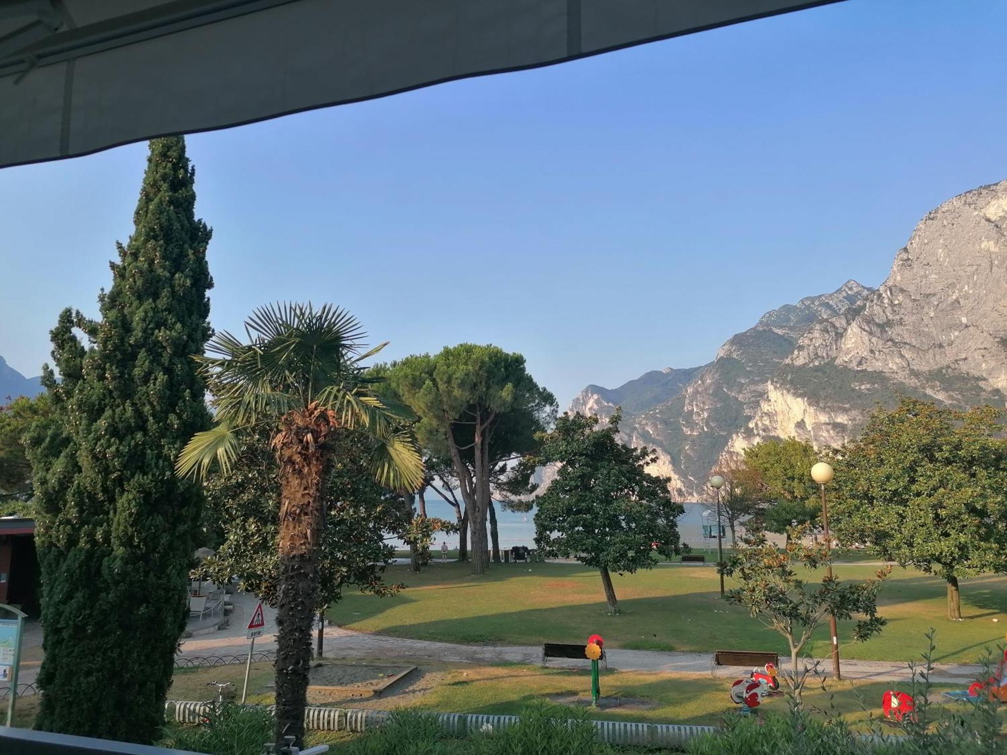 ריבה דל גארדה Terrazza Sul Lago מראה חיצוני תמונה